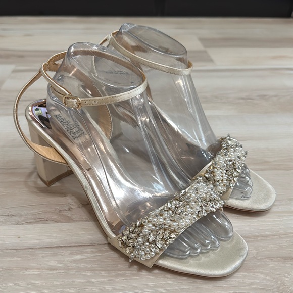 Badgley Mischka Shoes - Badgley Mischka Clara Embellished Block Heel Sandals Size 6 Bridal Glam